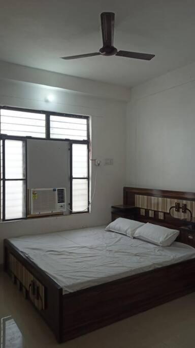 Sriram Homestay 01 Km To Sri Ram Mandir Ayodhya Exterior photo